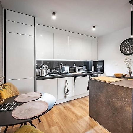 פופראד Apartments Centrum Hviezdoslav מראה חיצוני תמונה